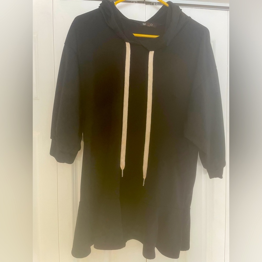 Black sweatshirt with hood and bottom fun ruffle - body flattering